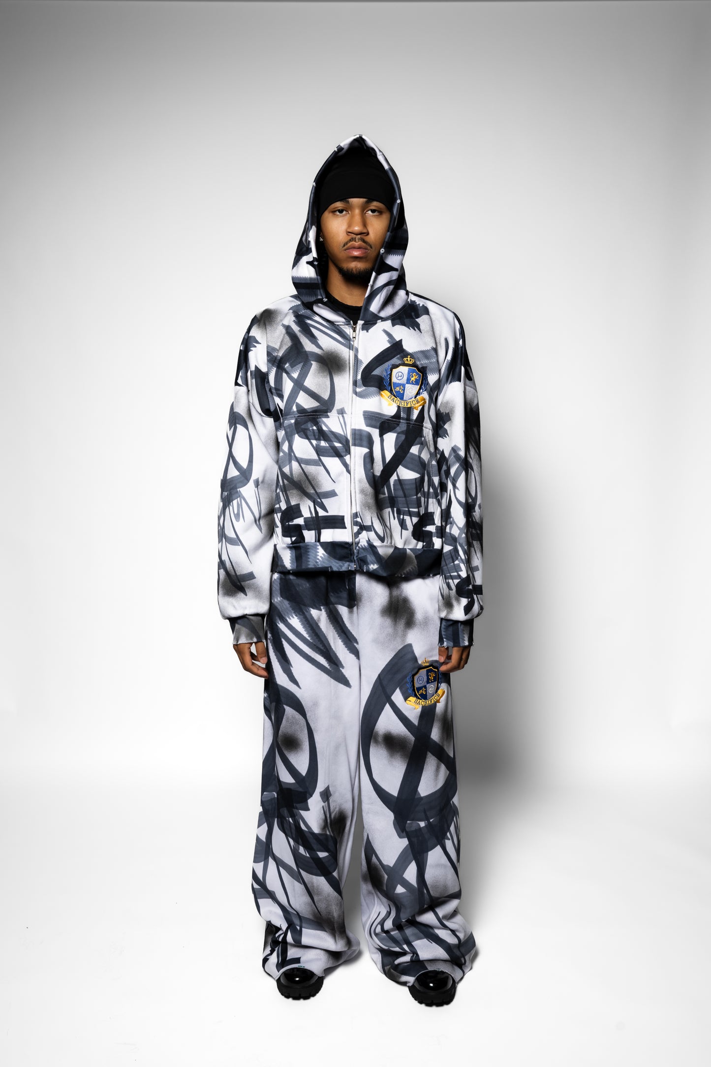 WHITE GRAFFITI ZIP HOODIE