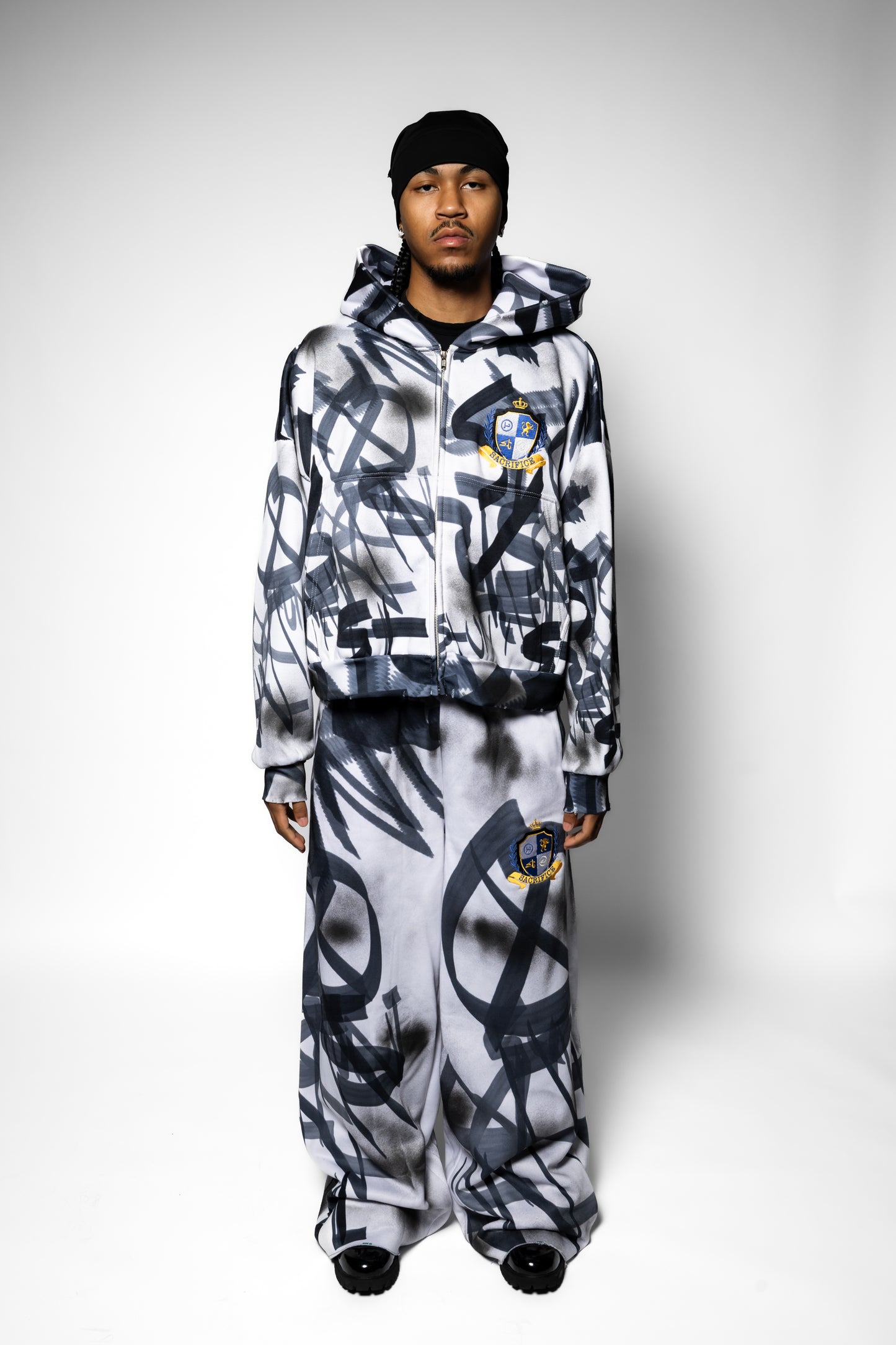 WHITE GRAFFITI SWEATPANTS